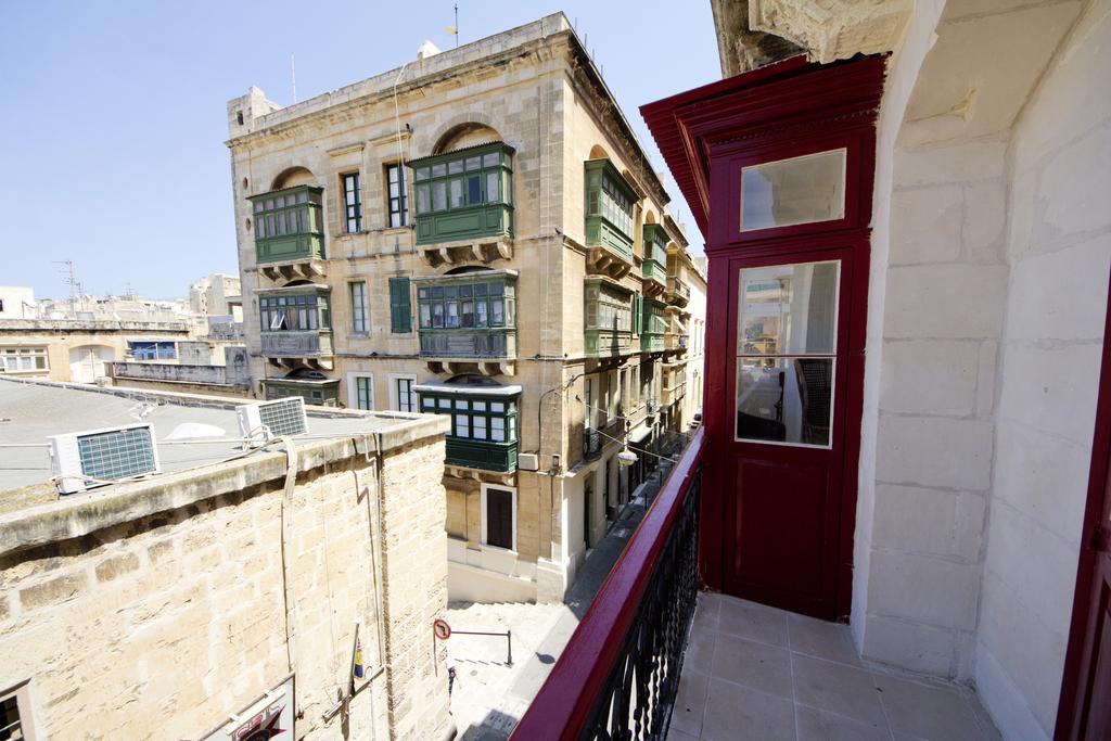 Anna'S Stylish Apartments Valletta Room photo